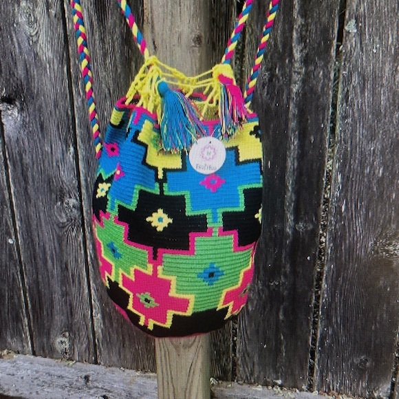 Wayuu Colorful Geometric Patterned backpack - Picture 2 of 6